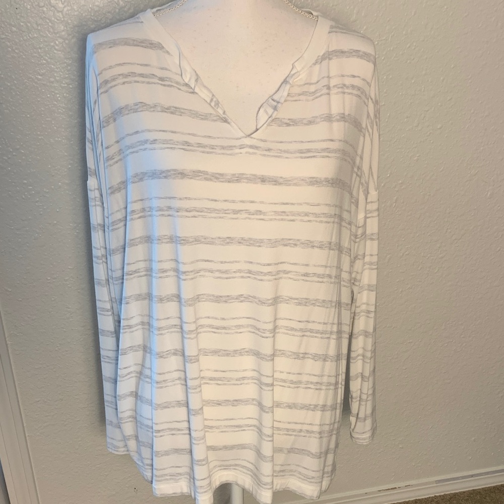 Cabi Women’s medium Striped White and Gray Women's Top